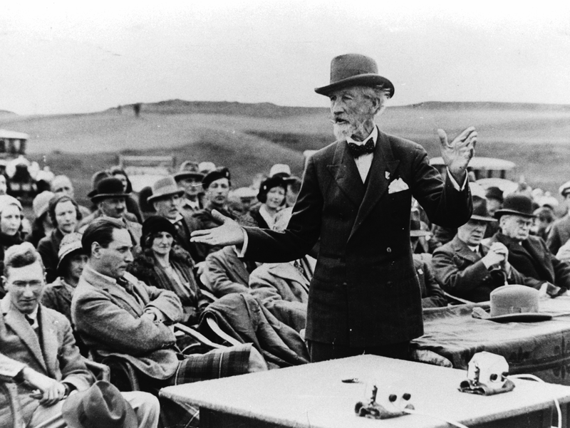 R.B. Cunninghame Graham speaking at a Bannockburn Day rally in Kings Park, 23 June 1928